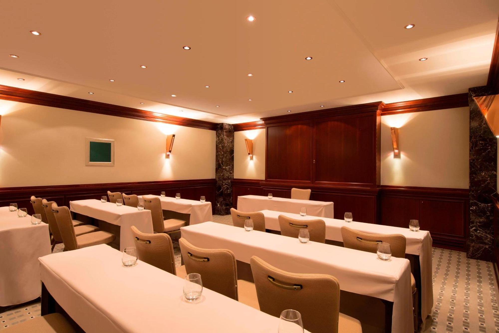 Le Meridien Hotel 5*